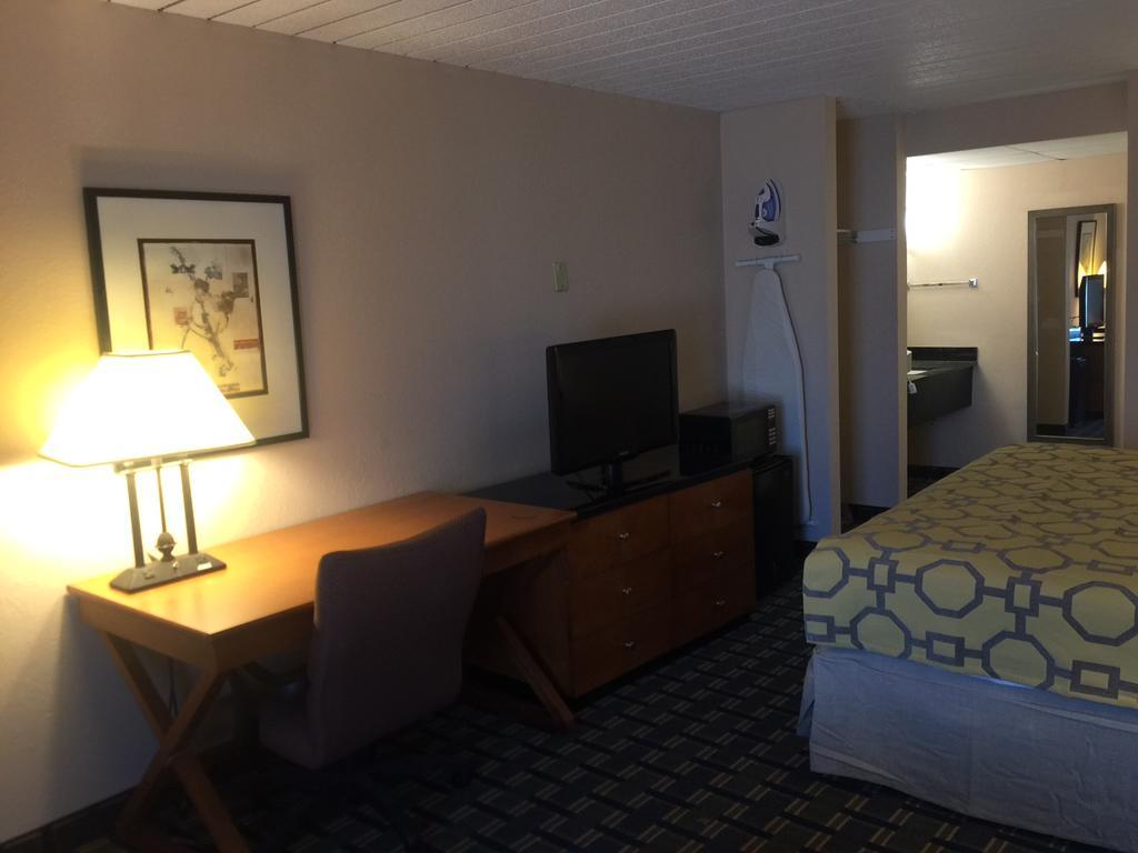Baymont By Wyndham Knoxville I-75 Exterior foto